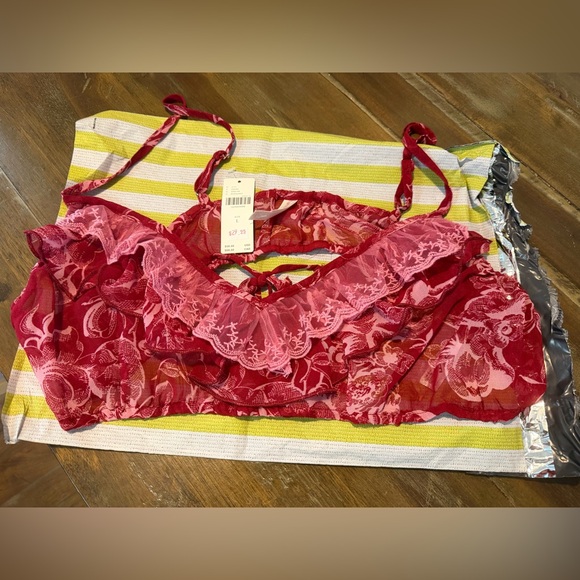 LyreBird Embroidered Flowy Cropped Cami - Burgundy - Size Large - Picture 2 of 2